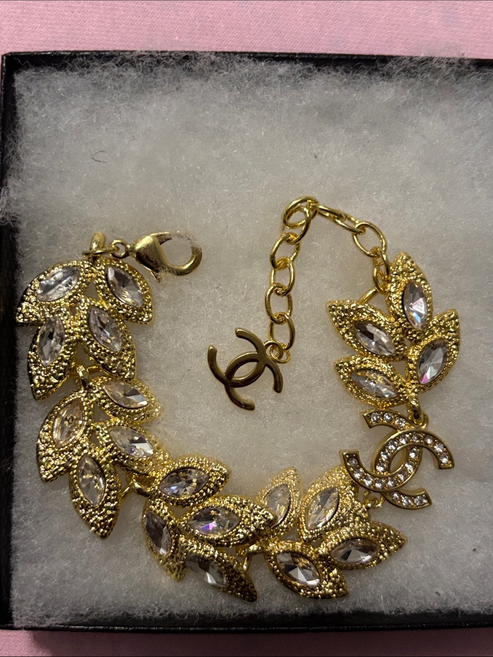 BEAUTIFUL Gold CC Leaf Diamond Charm Bracelet